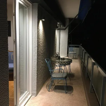Spacious 3bd Flat Next To The Center