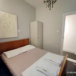 Spacious 3bd Flat Next To The Center Lägenhet