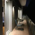 Spacious 3bd Flat Next To The Center