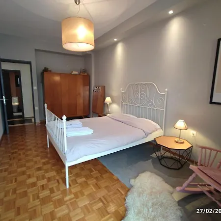Spacious 3bd Flat Next To The Center Apartman *