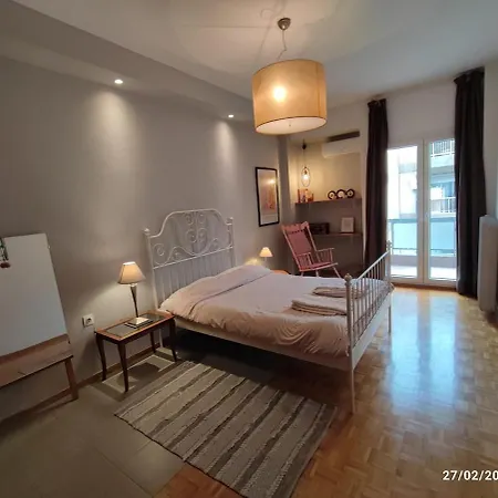Spacious 3bd Flat Next To The Center Apartman