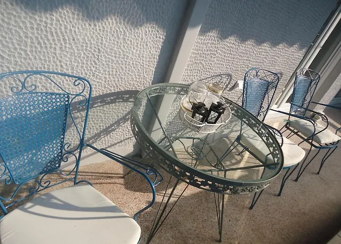 Spacious 3bd Flat Next To The Center 아파트 *