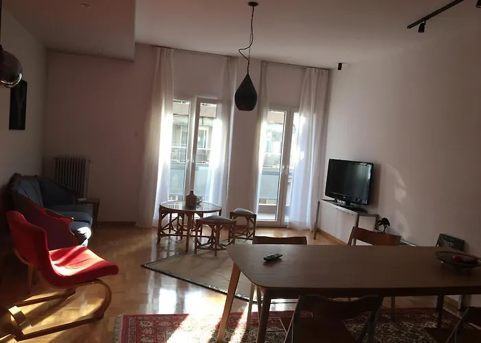 Spacious 3bd Flat Next To The Center Appartement
