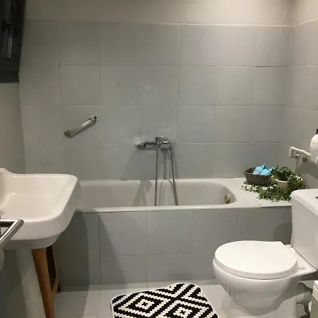 Spacious 3bd Flat Next To The Center Апартаменты Салоники