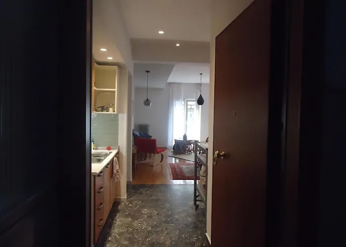 Spacious 3bd Flat Next To The Center